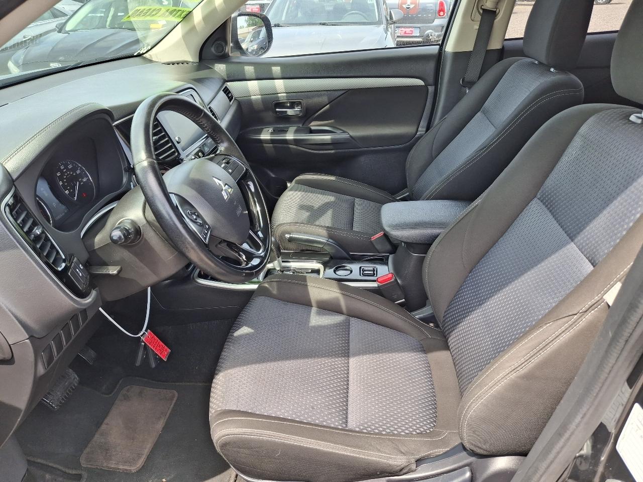 Mitsubishi Outlander SEL 2WD 2018