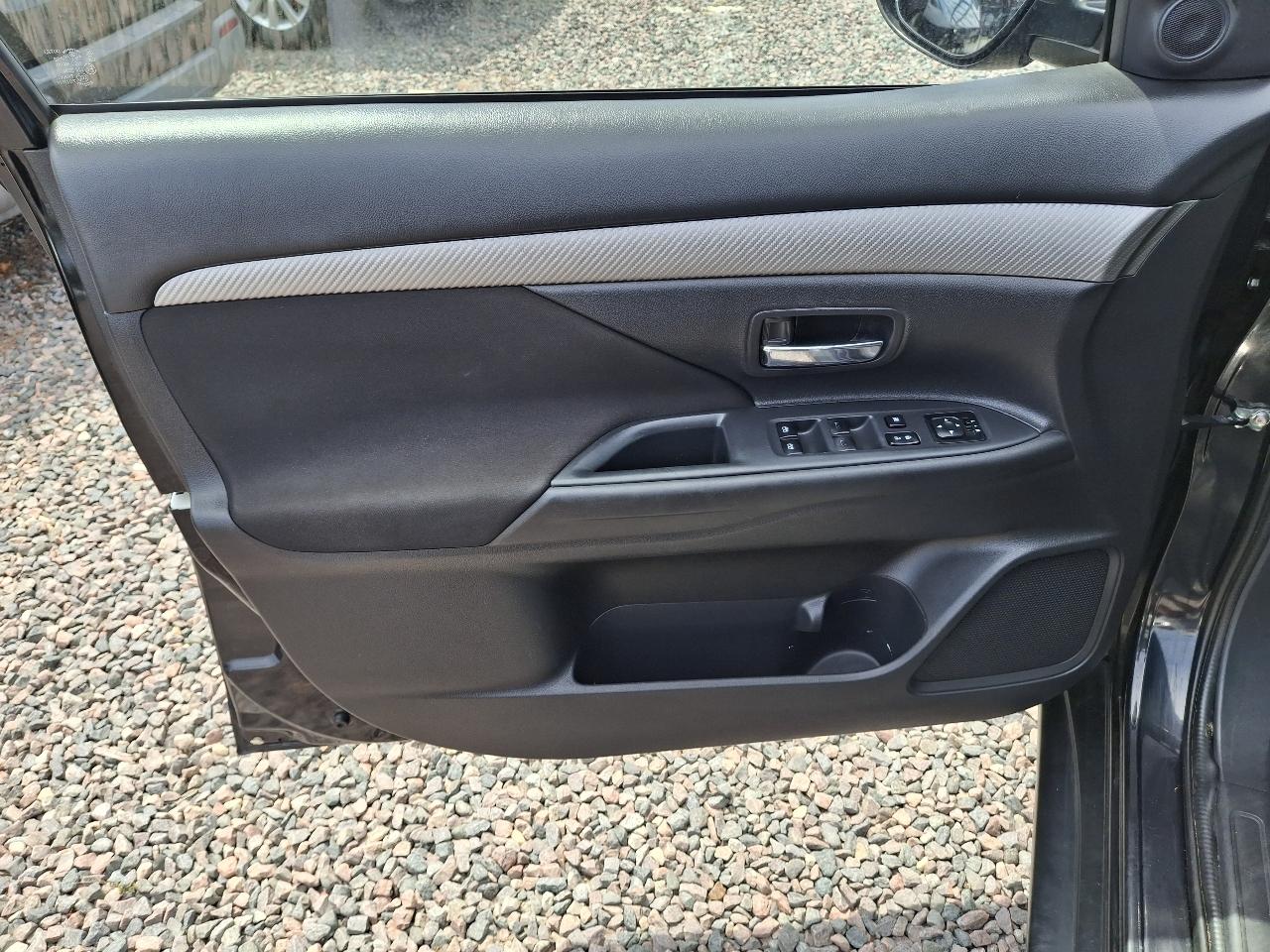 Mitsubishi Outlander SEL 2WD 2018