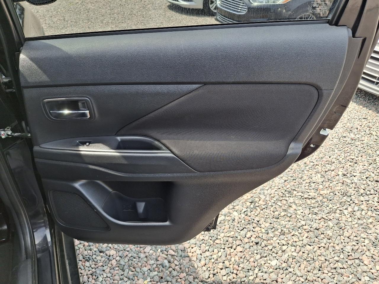 Mitsubishi Outlander SEL 2WD 2018