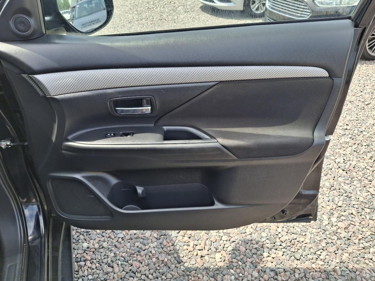 Mitsubishi Outlander SEL 2WD 2018