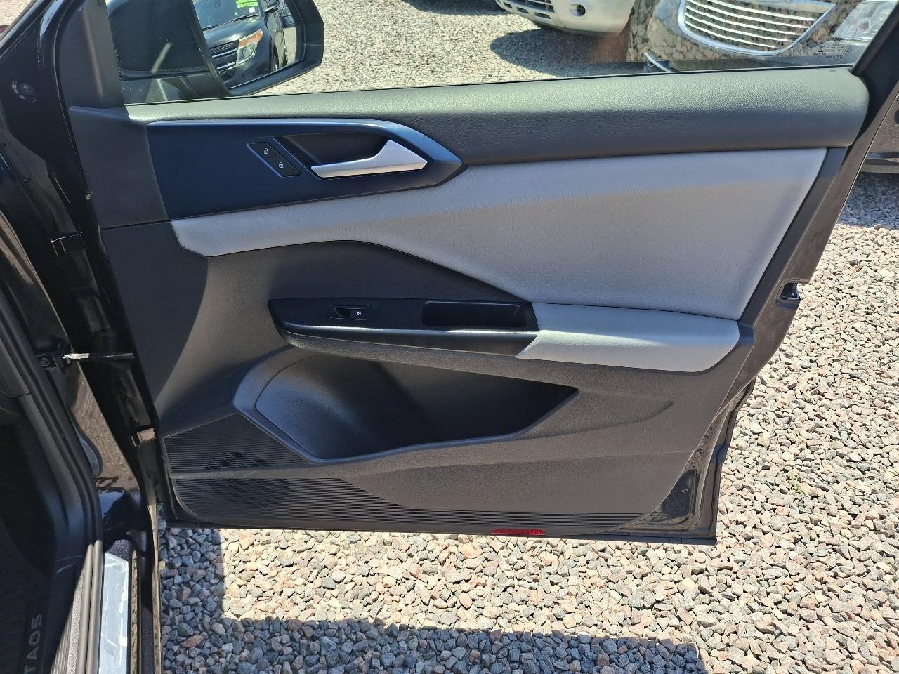 Volkswagen Taos SE 2022
