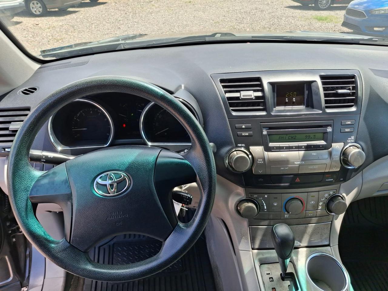 Toyota Highlander Base 2WD 2008