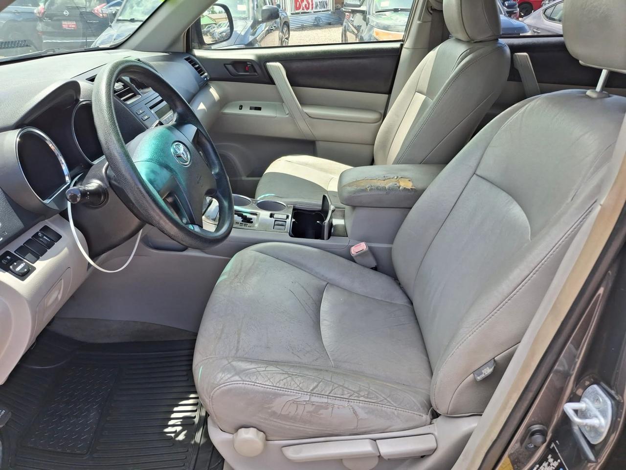 Toyota Highlander Base 2WD 2008