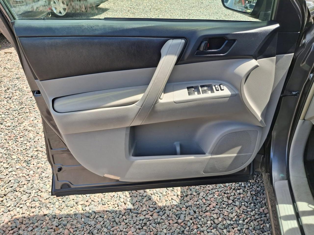 Toyota Highlander Base 2WD 2008