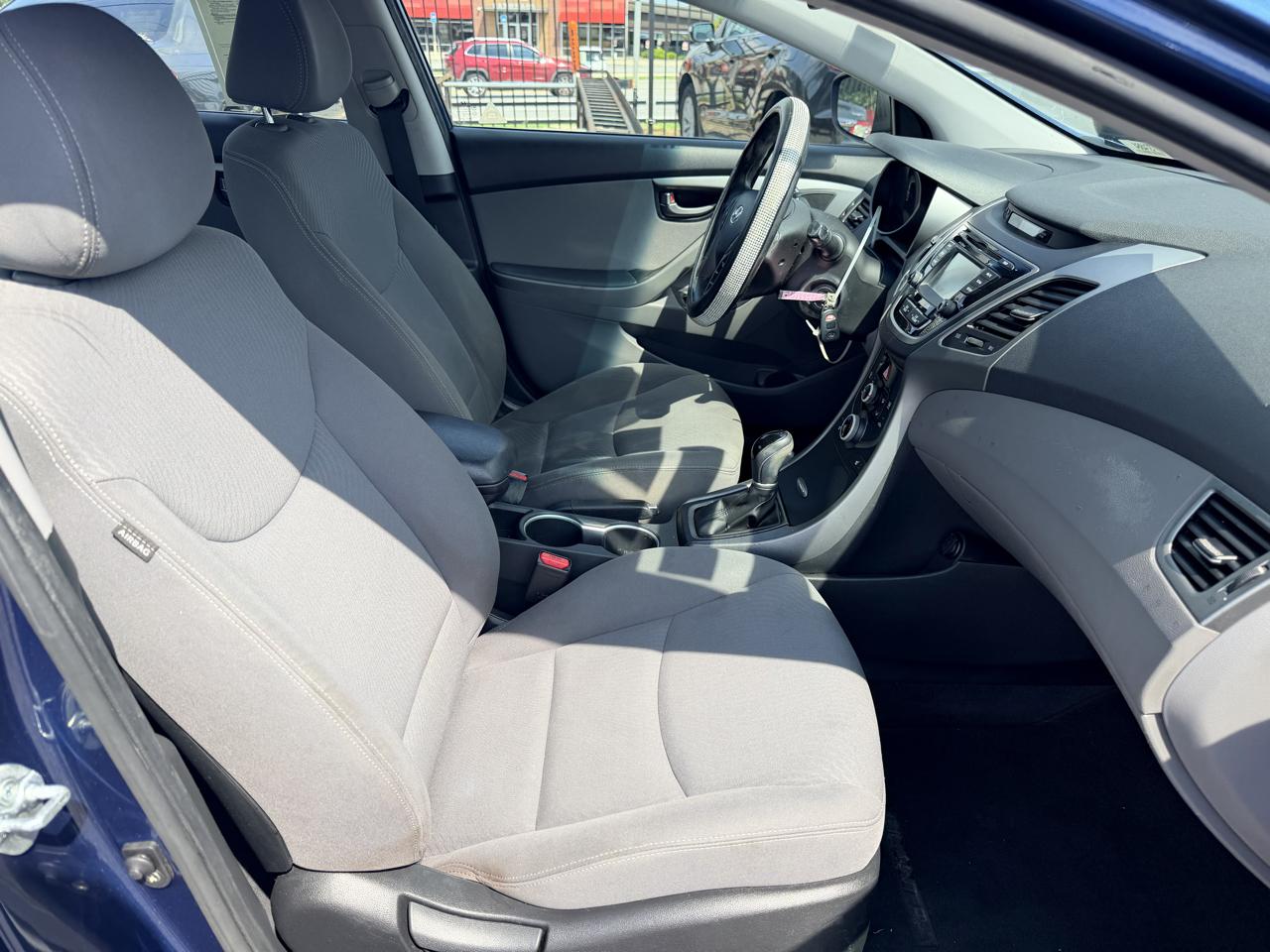 Hyundai Elantra SE 2014