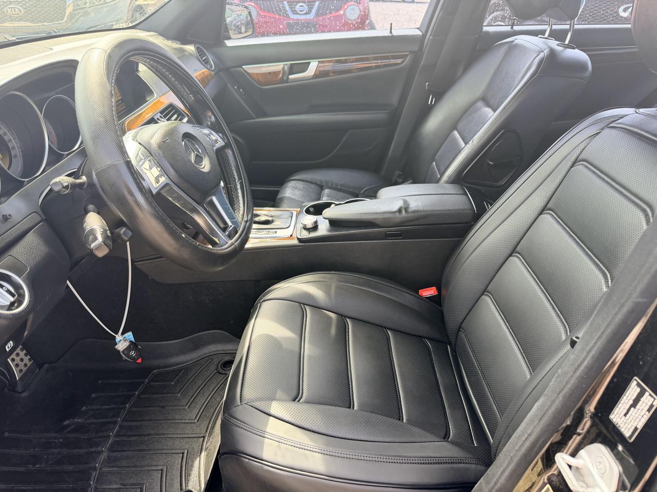 Mercedes-Benz C-Class C250 Luxury Sedan 2012
