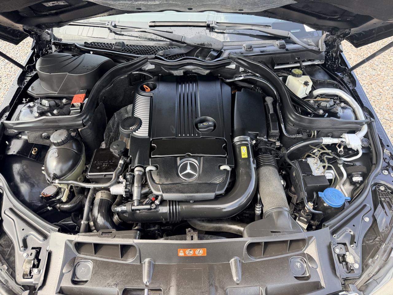 Mercedes-Benz C-Class C250 Luxury Sedan 2012