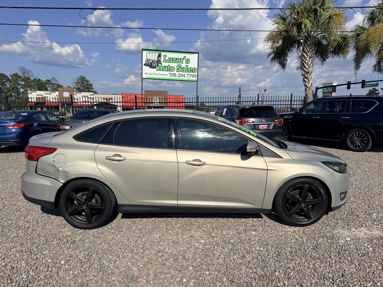 Ford Focus SE Sedan 2016