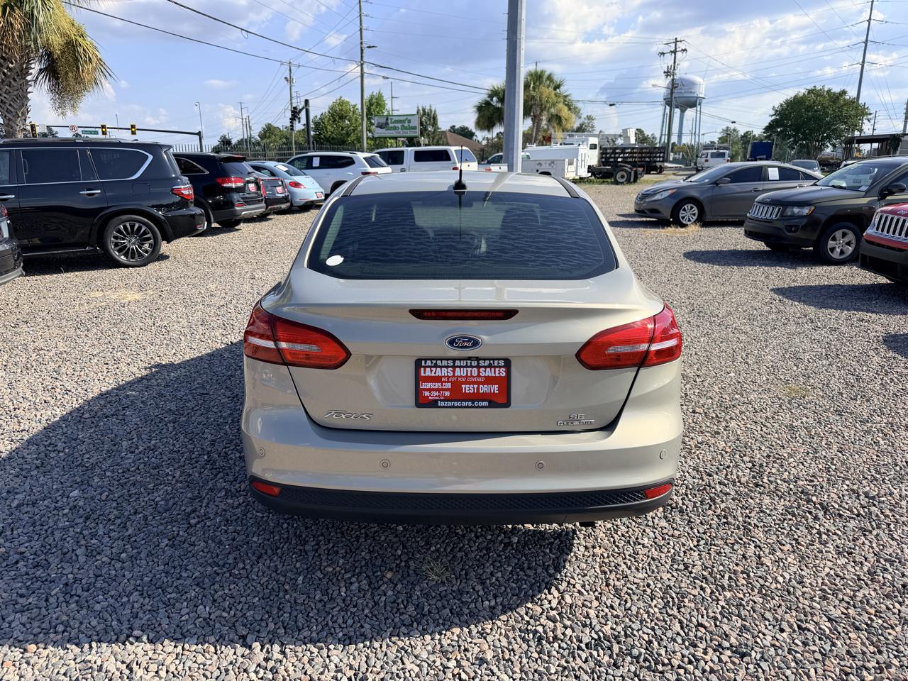 Ford Focus SE Sedan 2016
