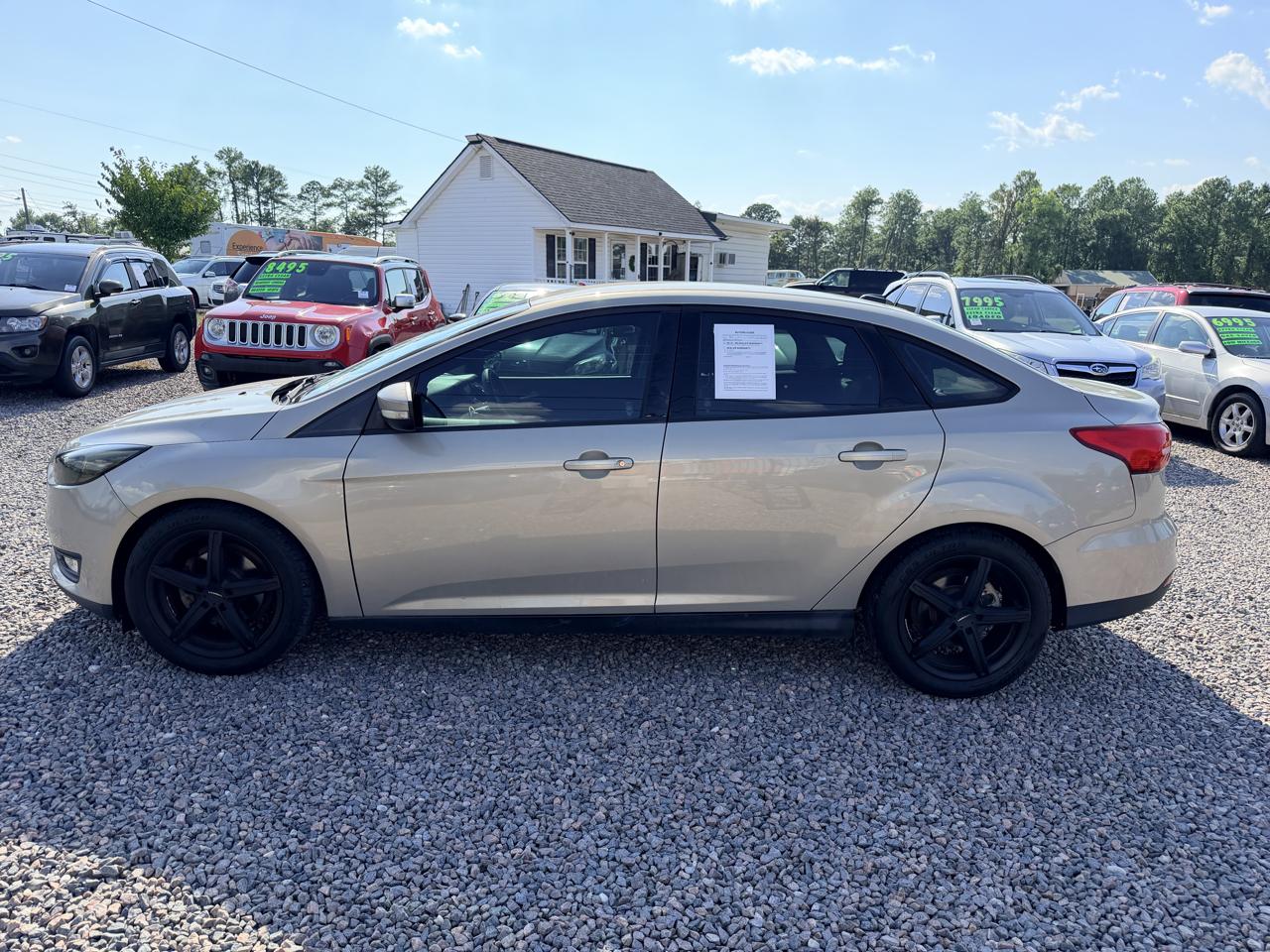 Ford Focus SE Sedan 2016