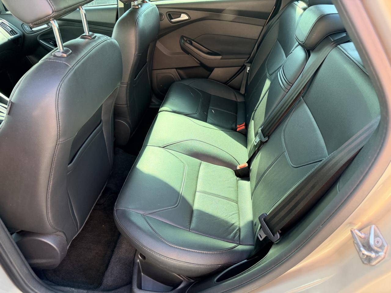 Ford Focus SE Sedan 2016