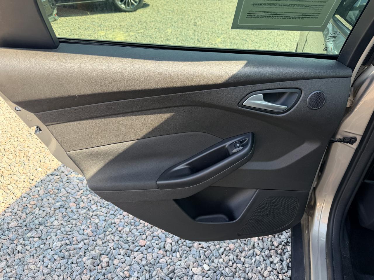 Ford Focus SE Sedan 2016