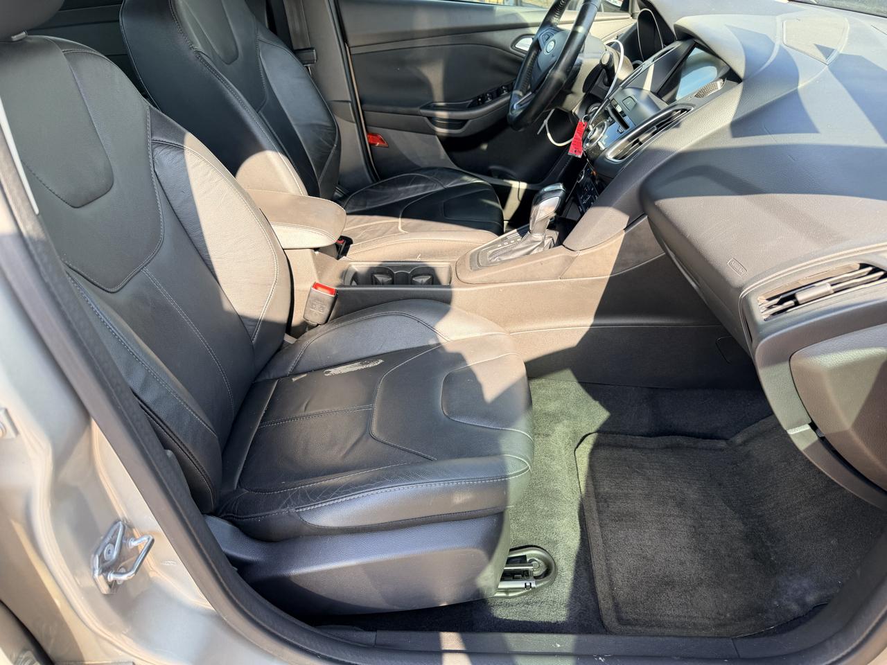 Ford Focus SE Sedan 2016