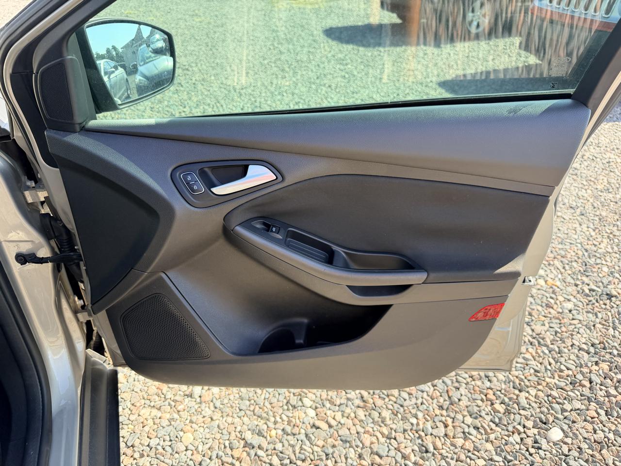 Ford Focus SE Sedan 2016