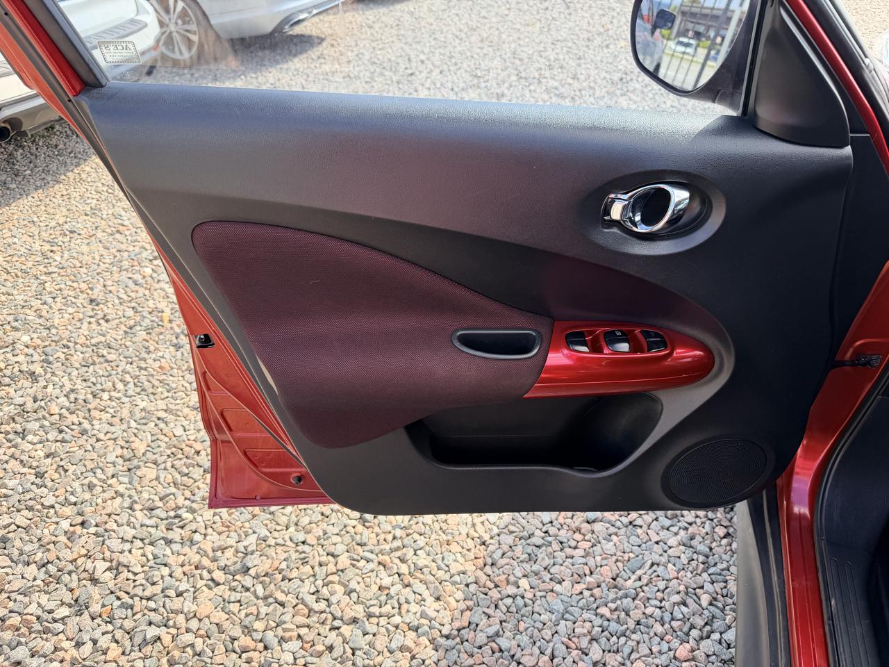Nissan Juke SL FWD 2011