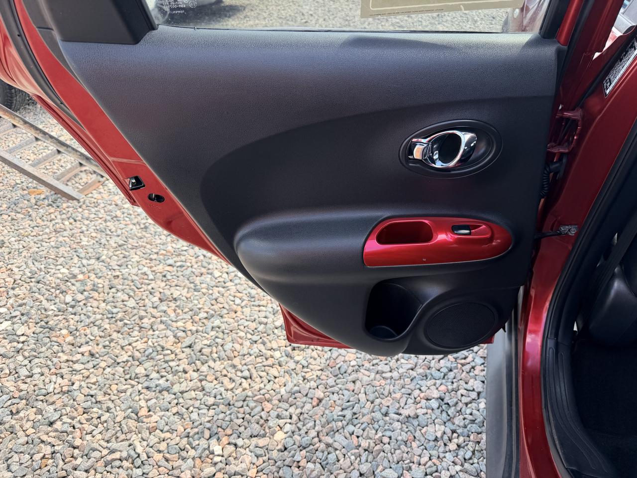 Nissan Juke SL FWD 2011