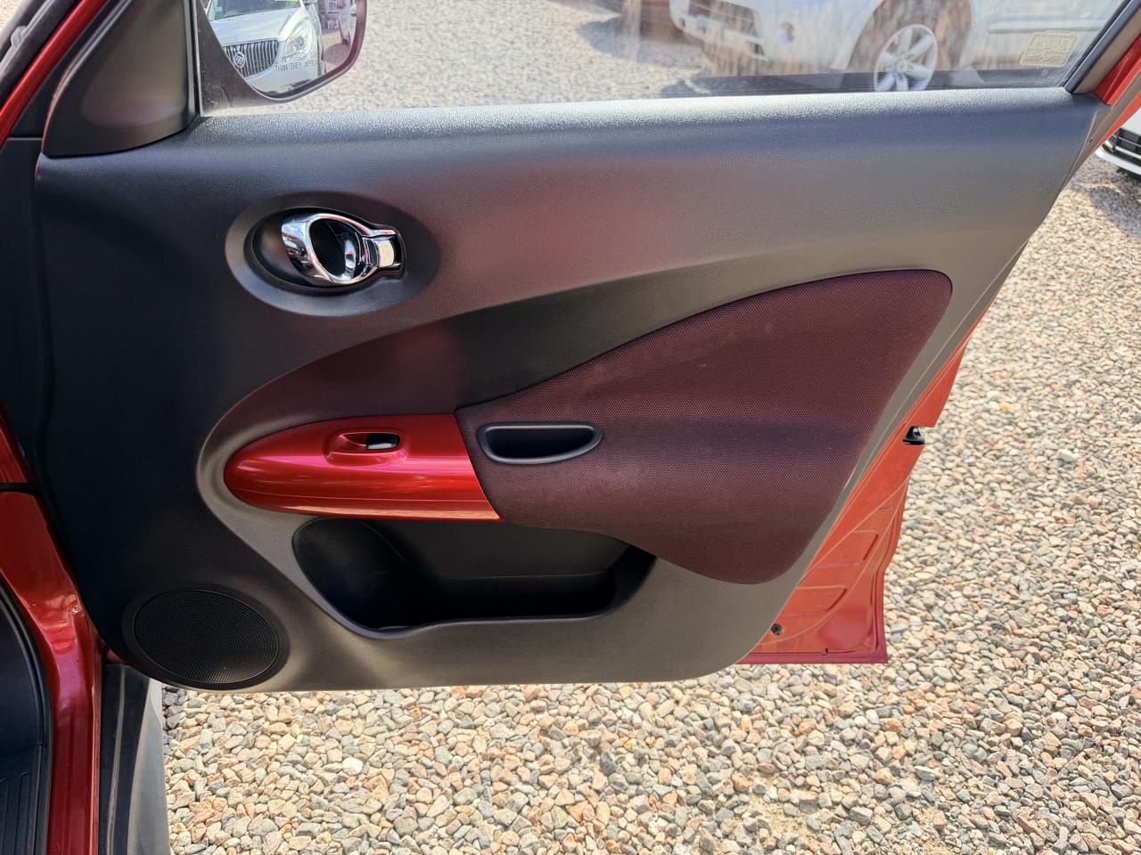 Nissan Juke SL FWD 2011