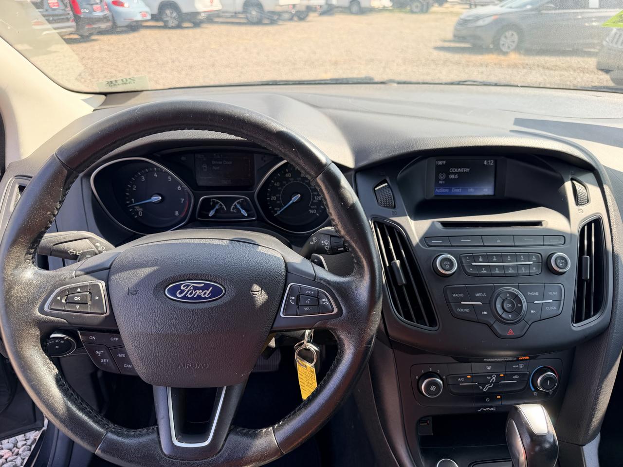 Ford Focus SE Sedan 2016