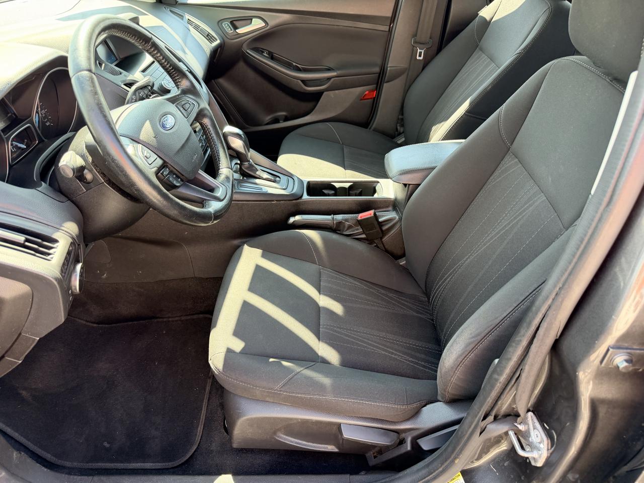 Ford Focus SE Sedan 2016