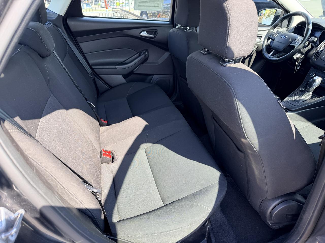 Ford Focus SE Sedan 2016