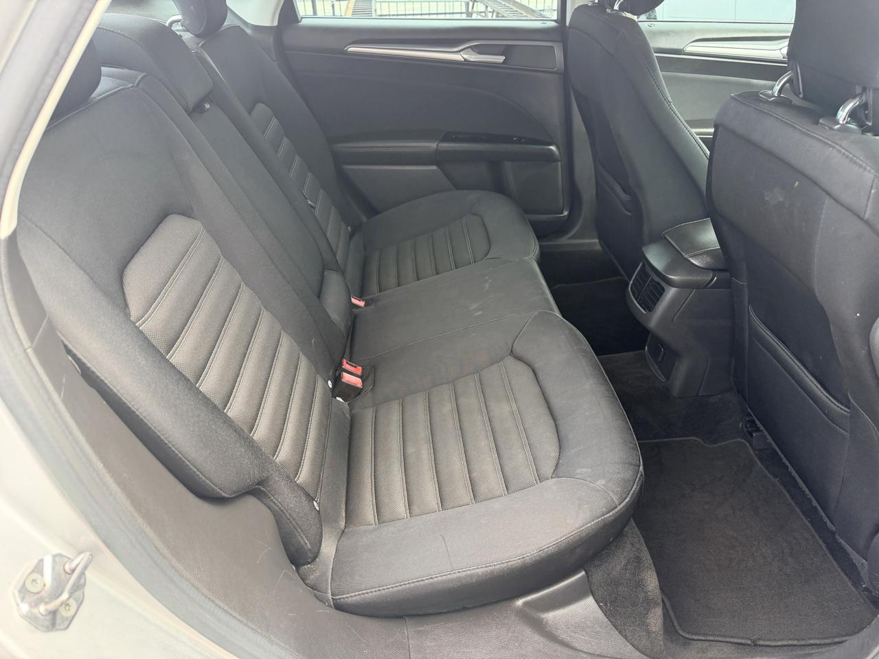 Ford Fusion SE 2013