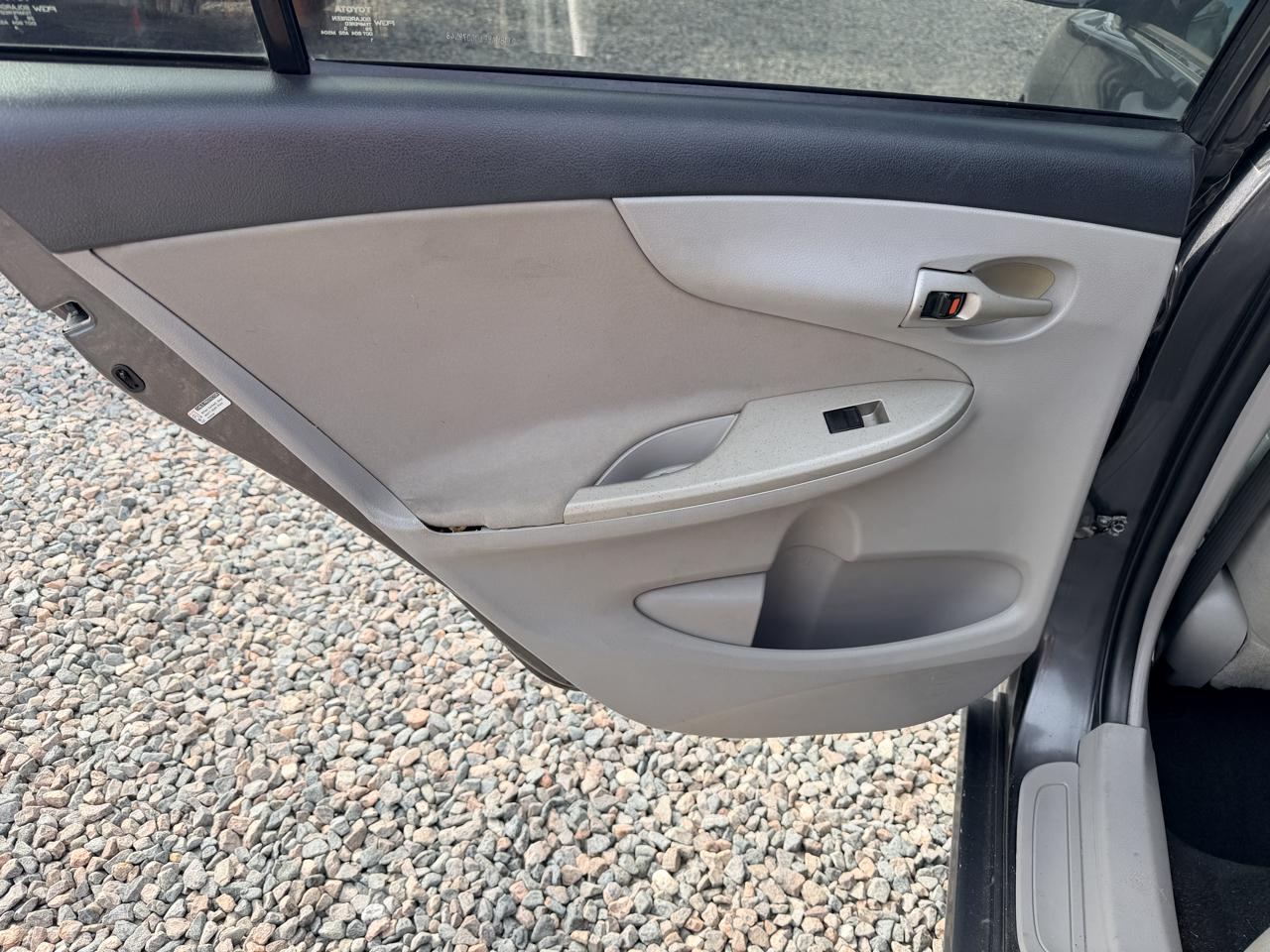 Toyota Corolla LE 4-Speed AT 2013