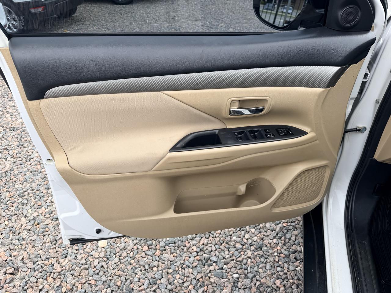 Mitsubishi Outlander SE 2WD 2017