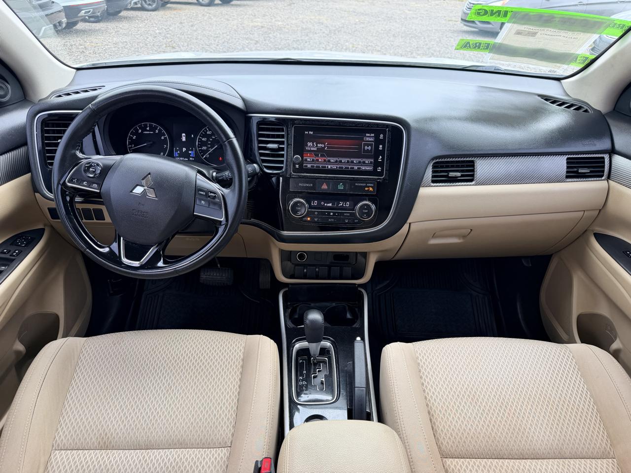 Mitsubishi Outlander SE 2WD 2017