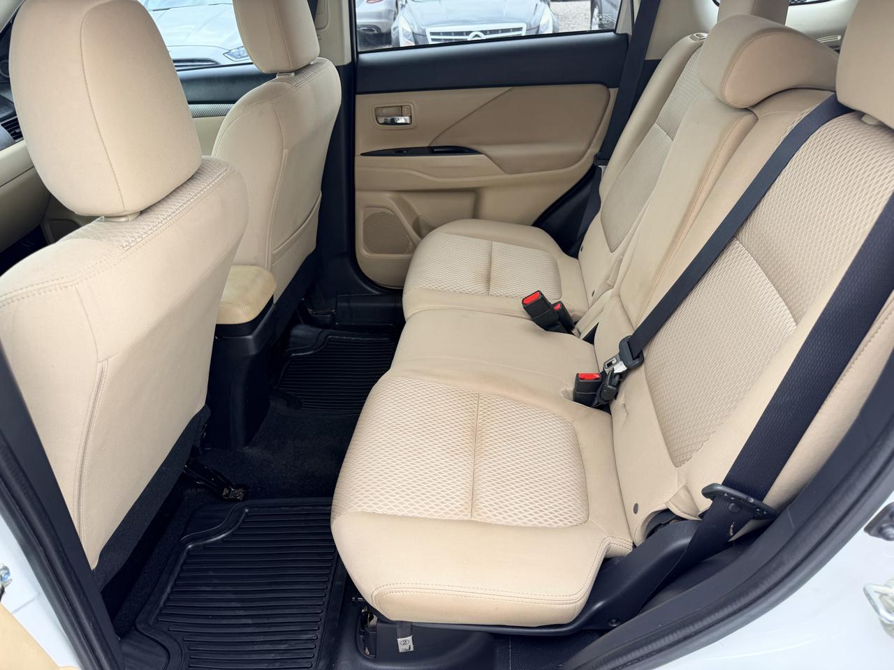 Mitsubishi Outlander SE 2WD 2017