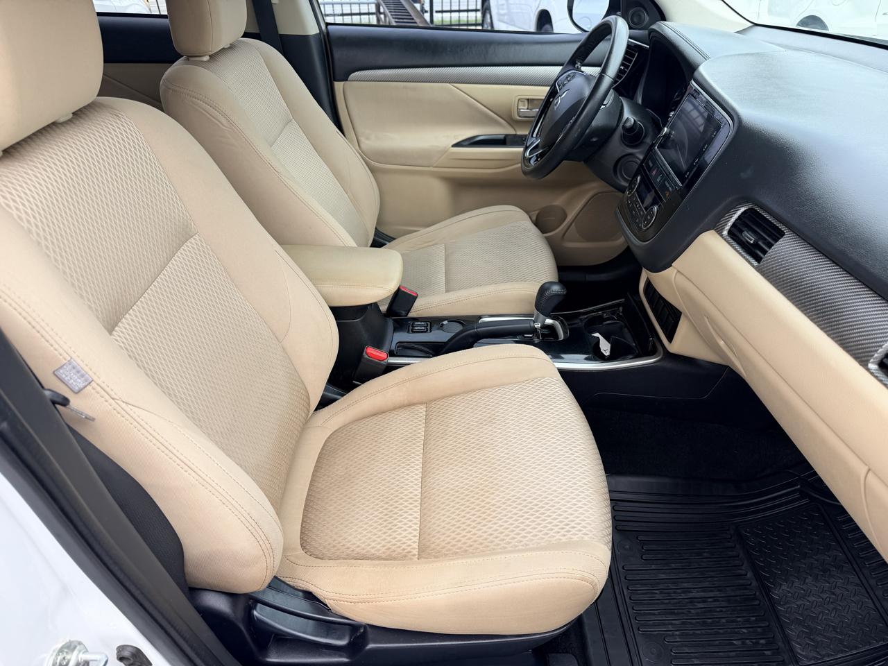 Mitsubishi Outlander SE 2WD 2017