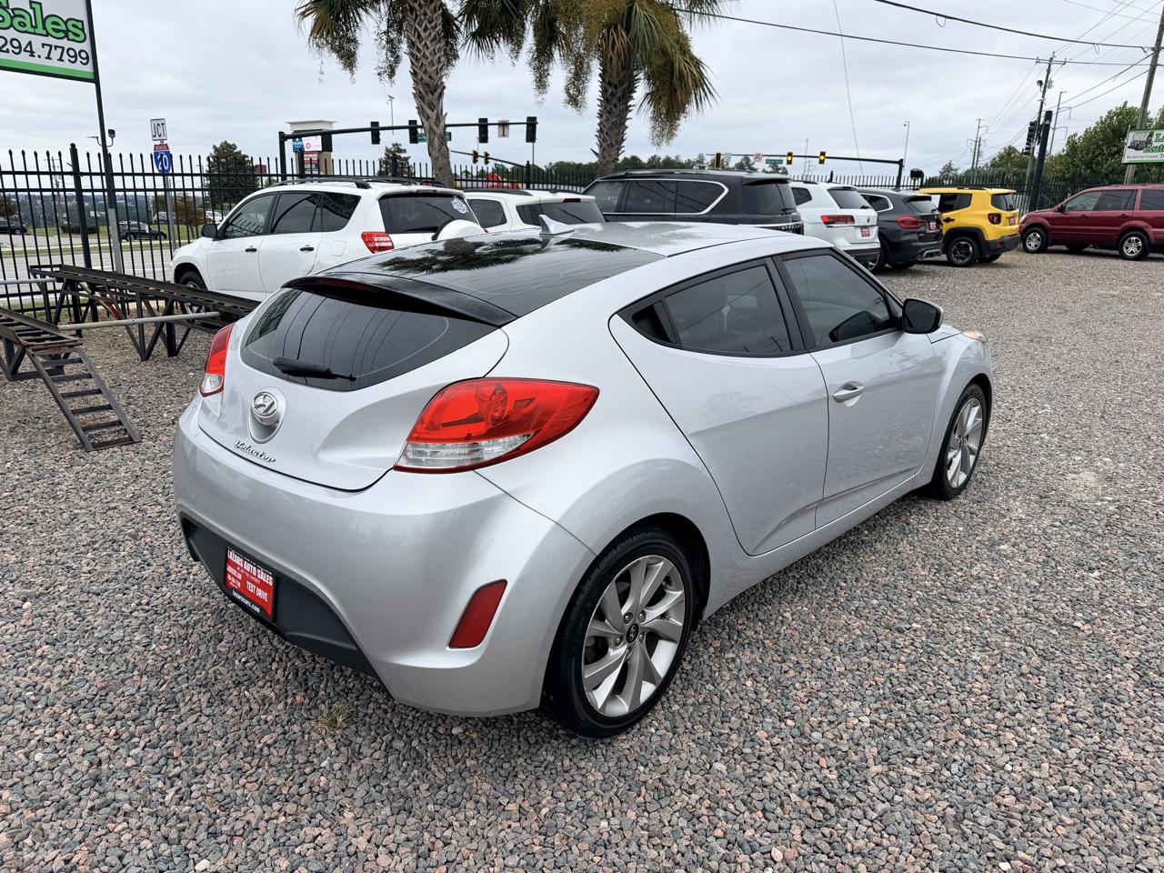 Hyundai Veloster Base 6AT 2017