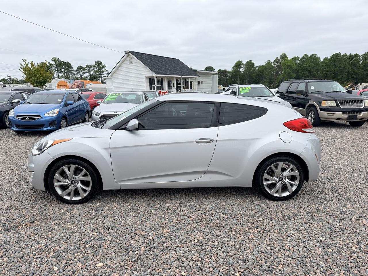Hyundai Veloster Base 6AT 2017