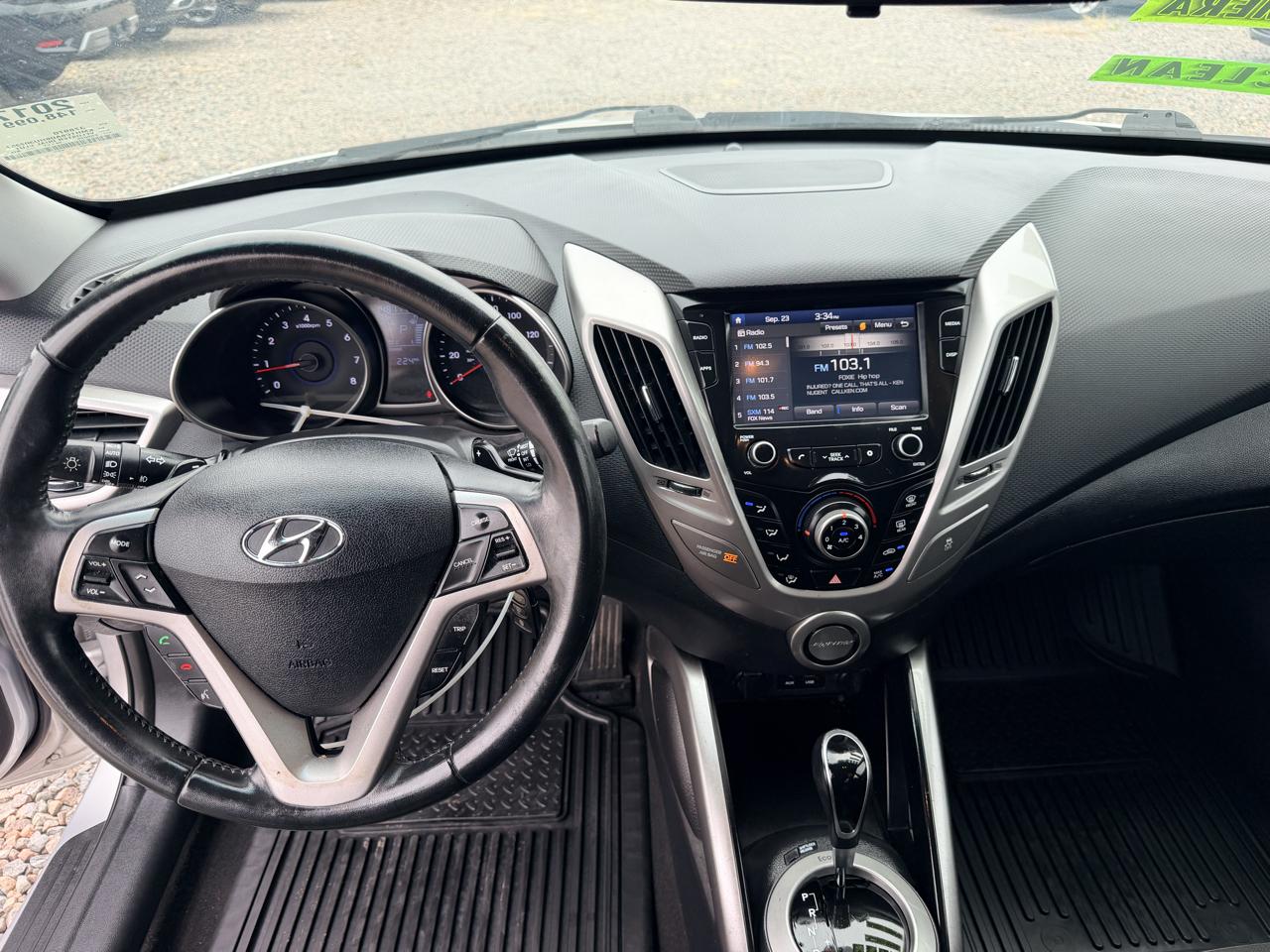 Hyundai Veloster Base 6AT 2017