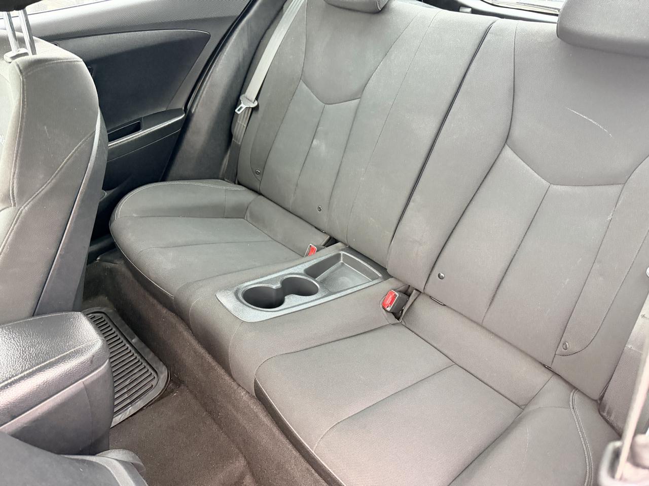 Hyundai Veloster Base 6AT 2017