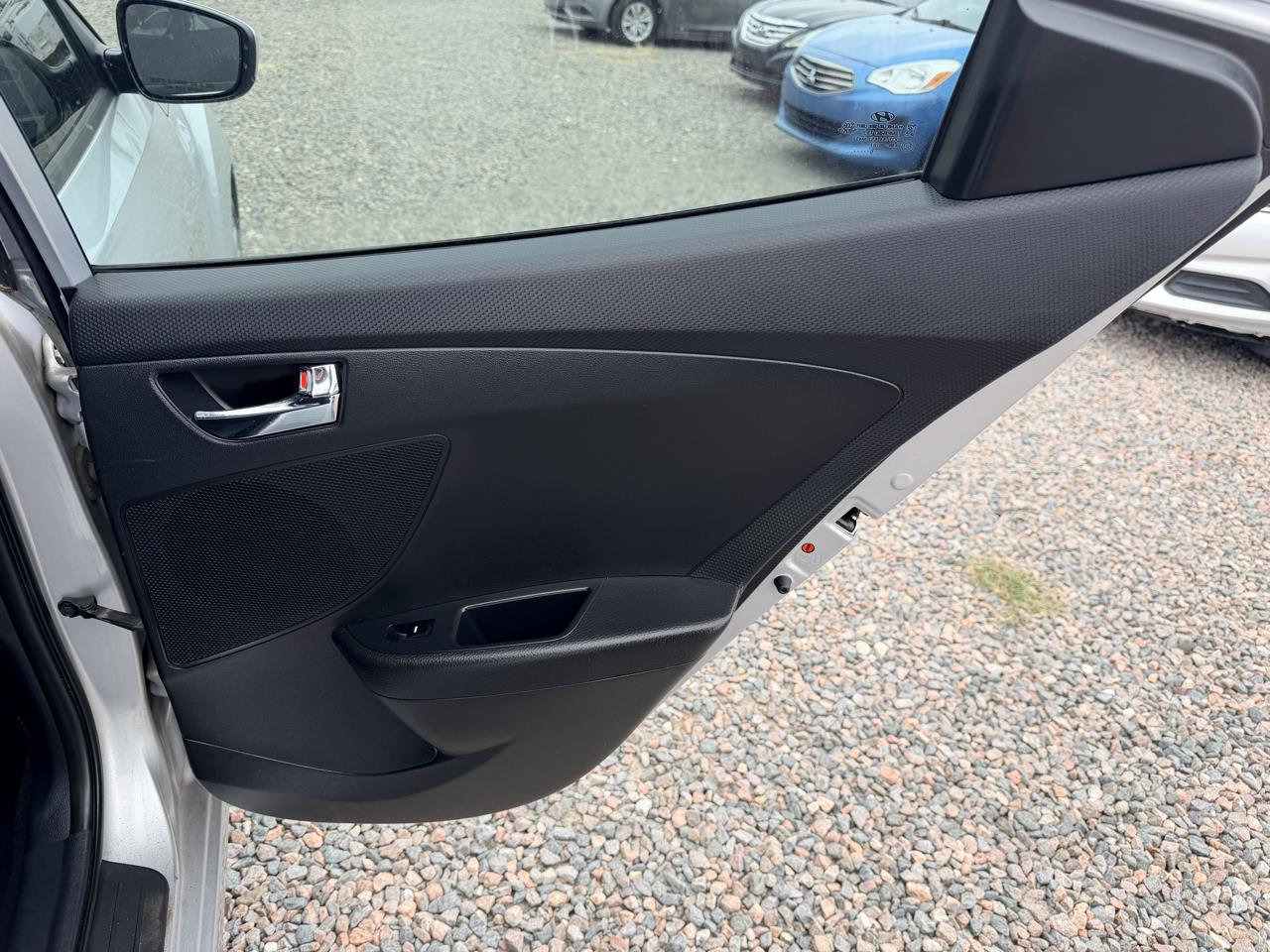 Hyundai Veloster Base 6AT 2017