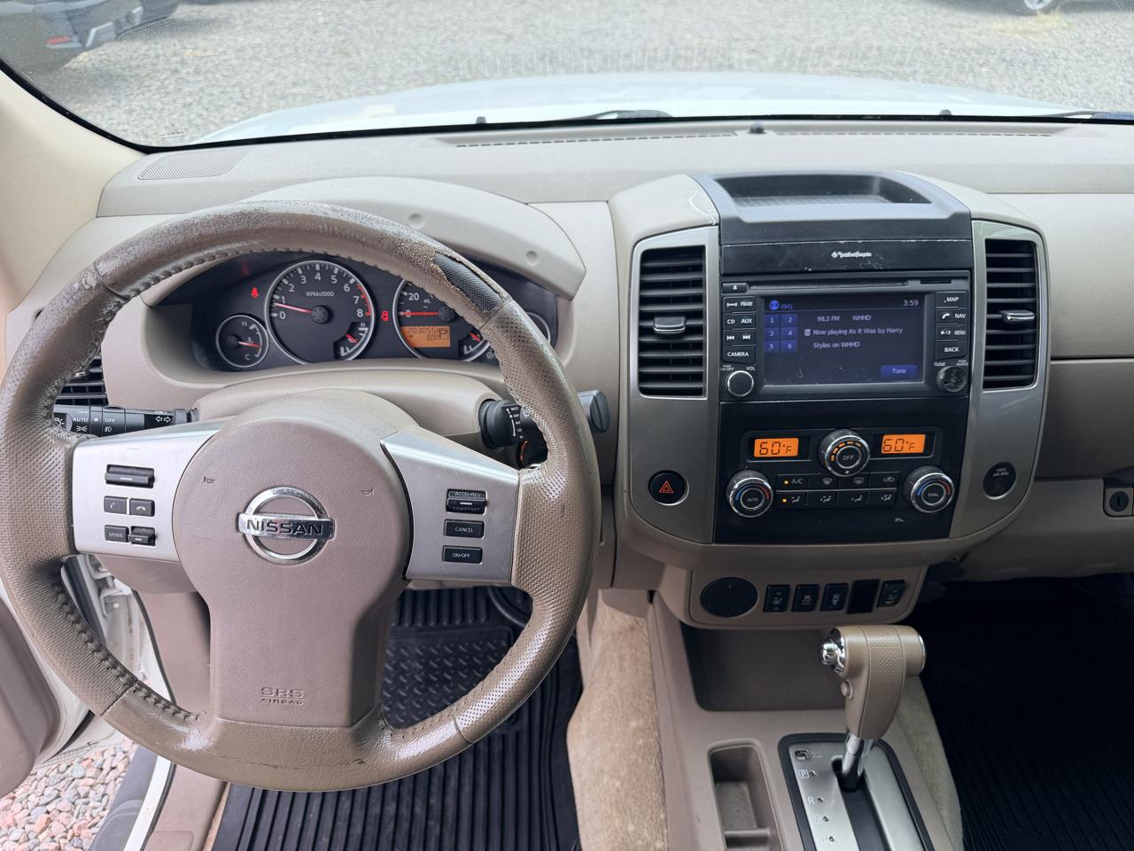 Nissan Frontier SL Crew Cab 2WD 2013