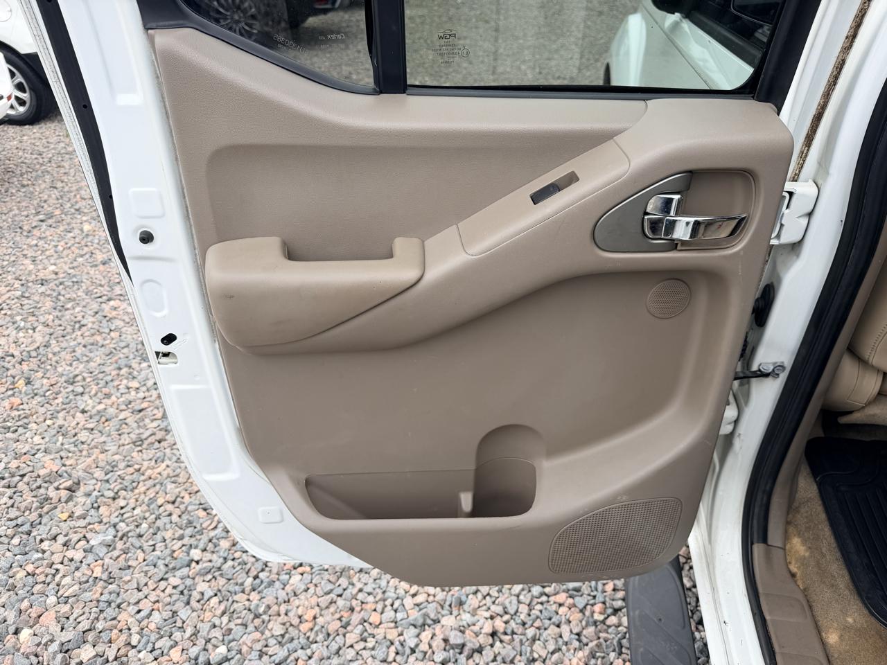 Nissan Frontier SL Crew Cab 2WD 2013