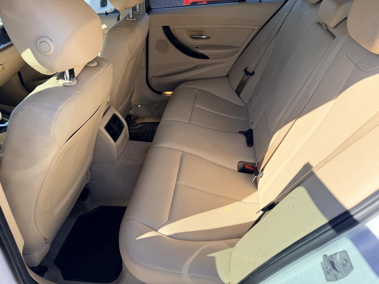 BMW 3-Series 320i Sedan 2015