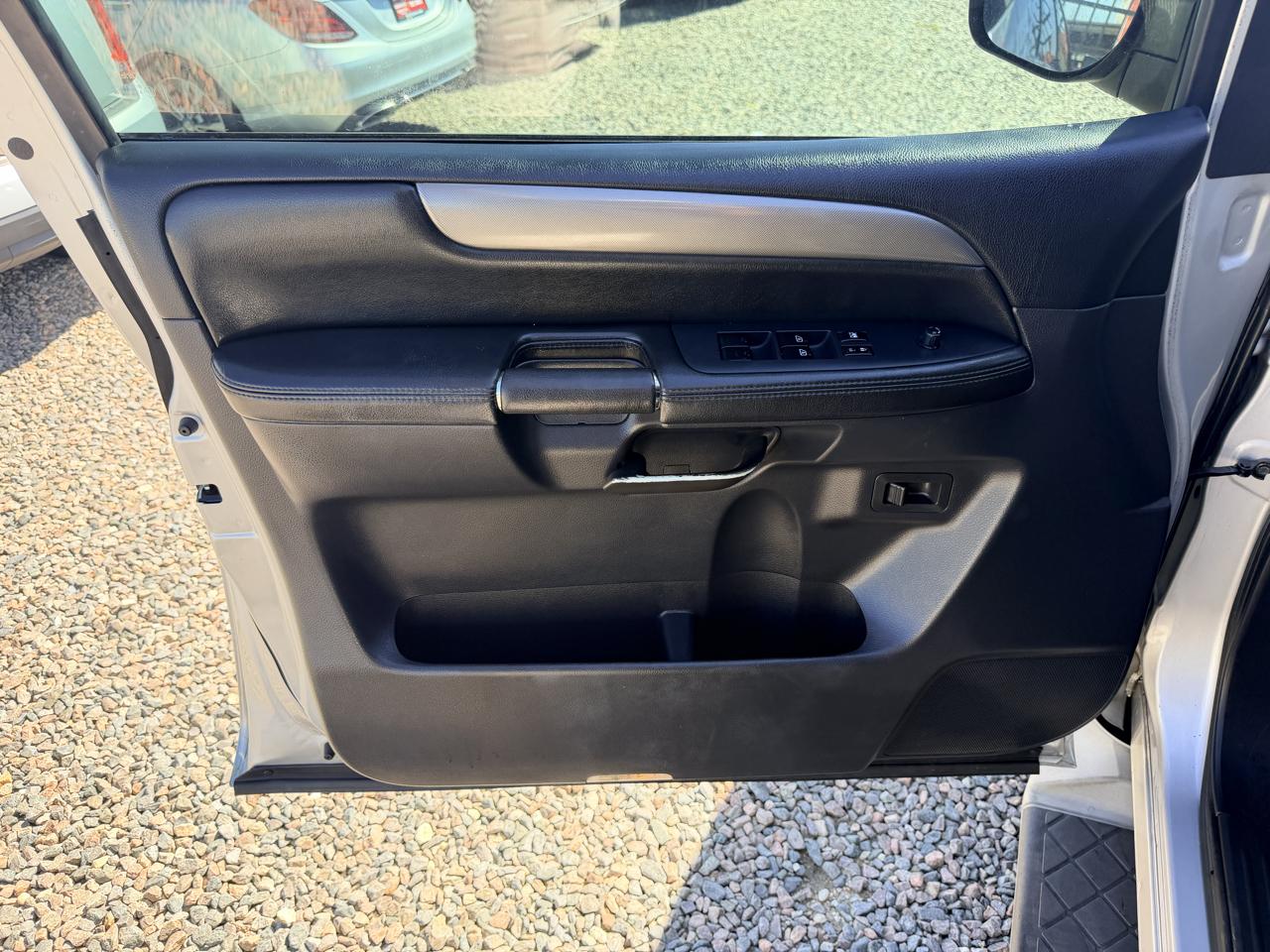 Nissan Armada SV 2WD 2012