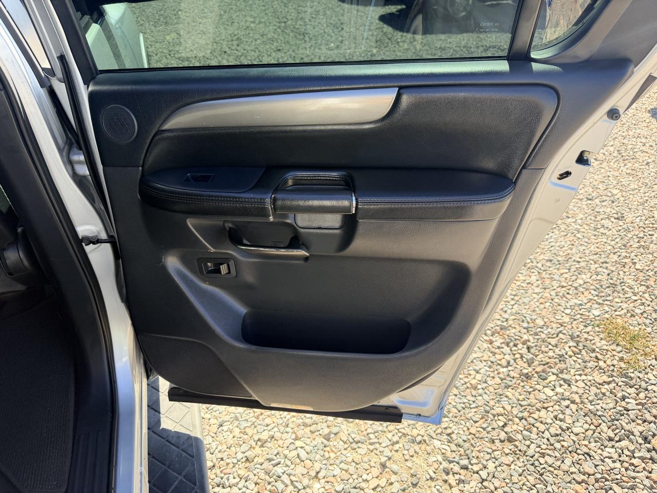Nissan Armada SV 2WD 2012