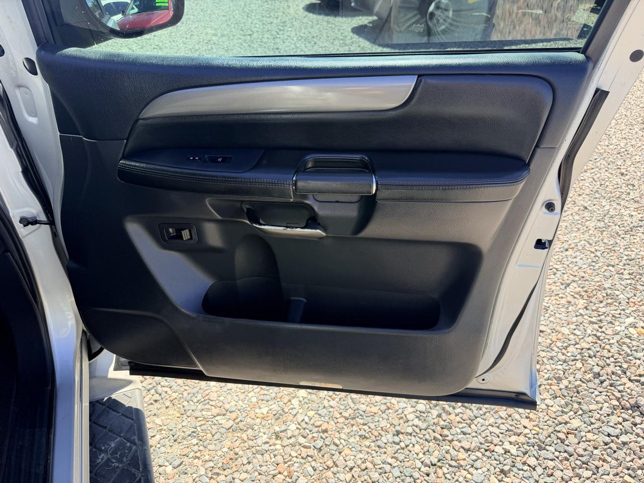 Nissan Armada SV 2WD 2012