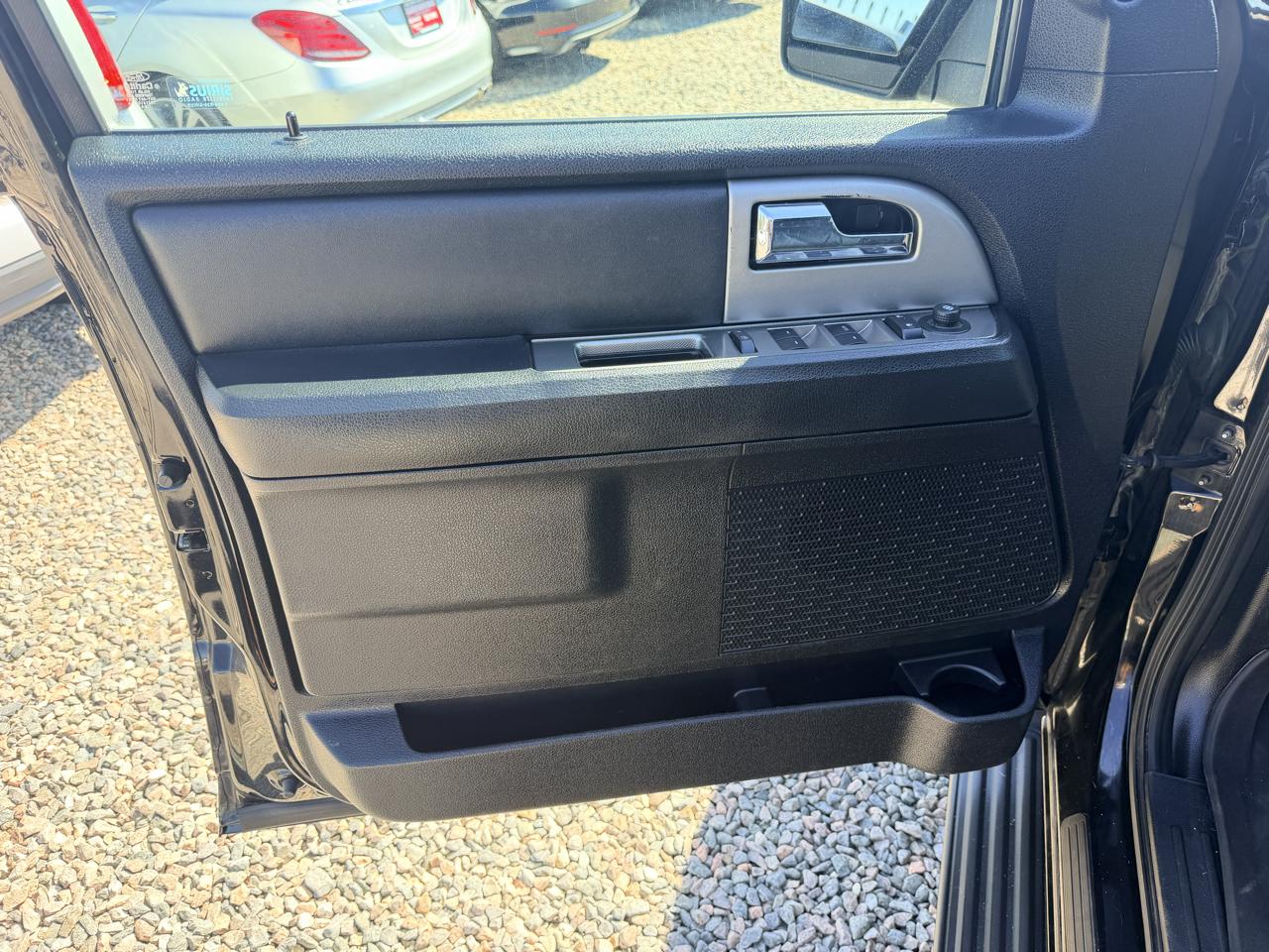 Ford Expedition EL XLT 2WD 2016