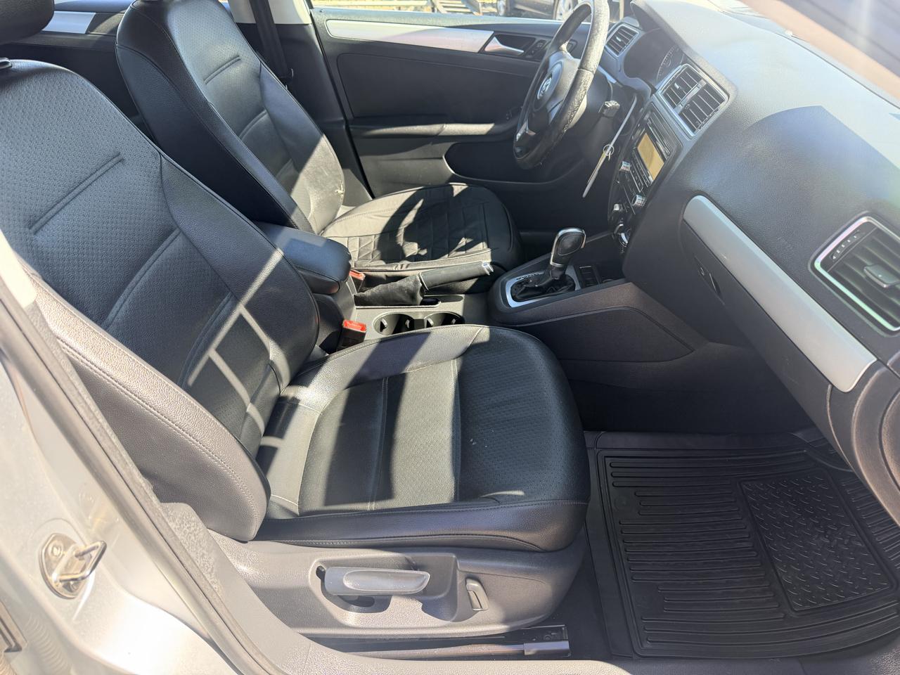 Volkswagen Jetta SE 2013