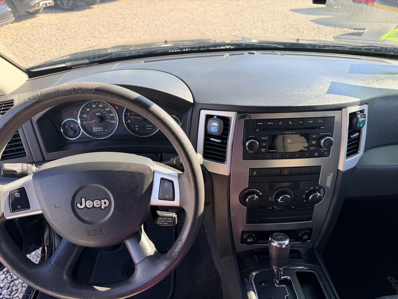 Jeep Grand Cherokee Laredo 4WD 2010