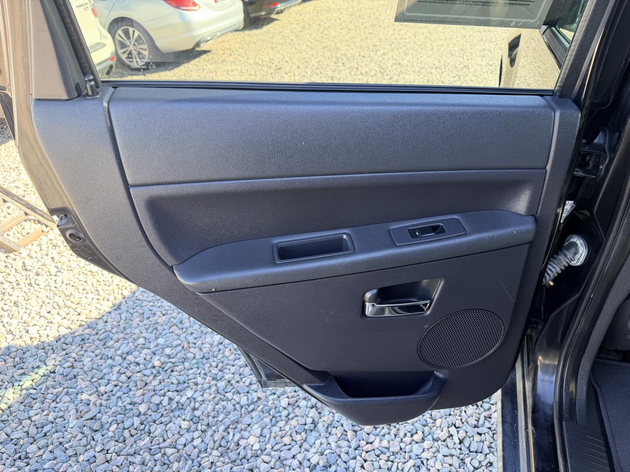 Jeep Grand Cherokee Laredo 4WD 2010