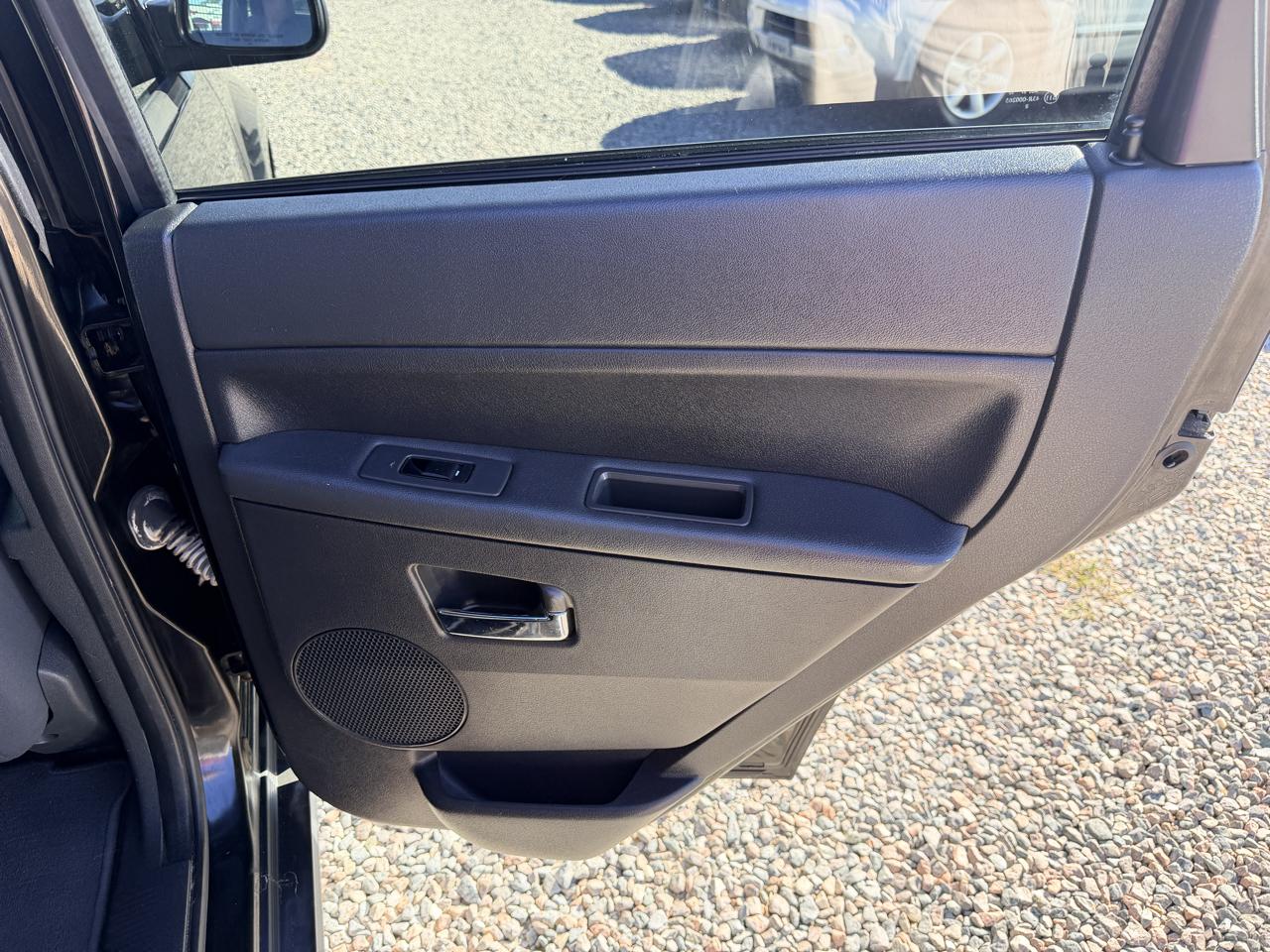 Jeep Grand Cherokee Laredo 4WD 2010