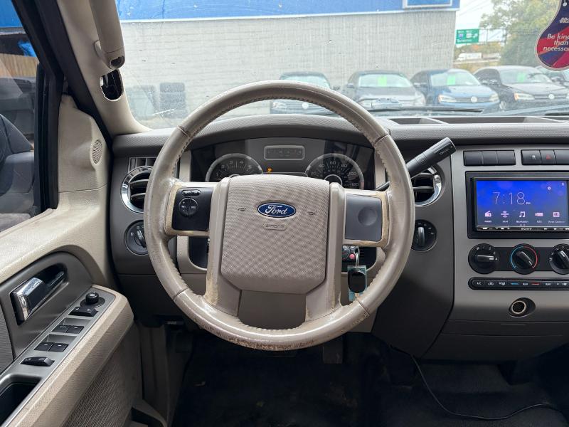 Ford Expedition XLT 4WD 2010 Ford Expedition XLT 4WD 2010