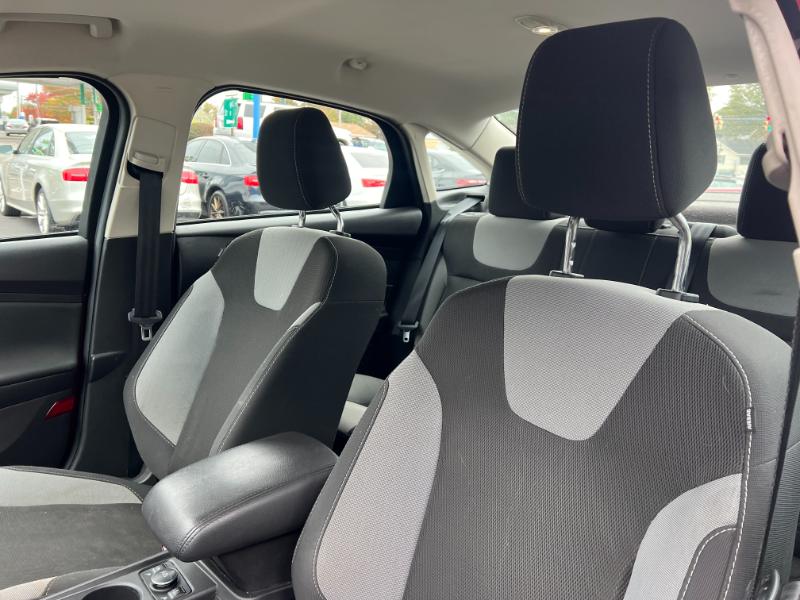 Ford Focus SE Sedan 2012 Ford Focus SE Sedan 2012