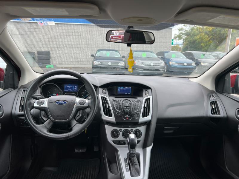 Ford Focus SE Sedan 2012 Ford Focus SE Sedan 2012