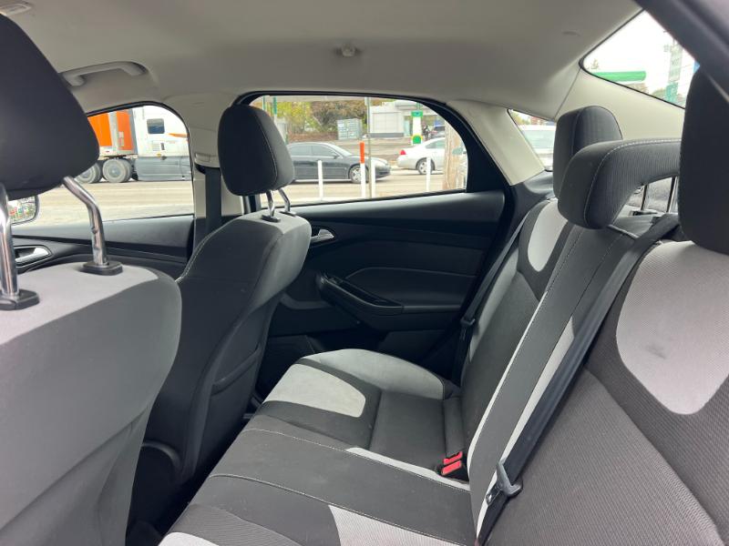 Ford Focus SE Sedan 2012 Ford Focus SE Sedan 2012